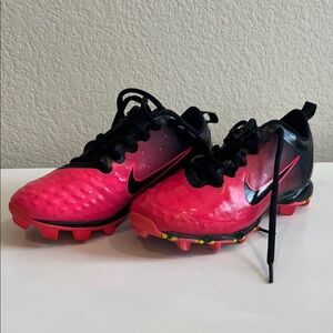 Nike Kids softball cleats - Pink and Black